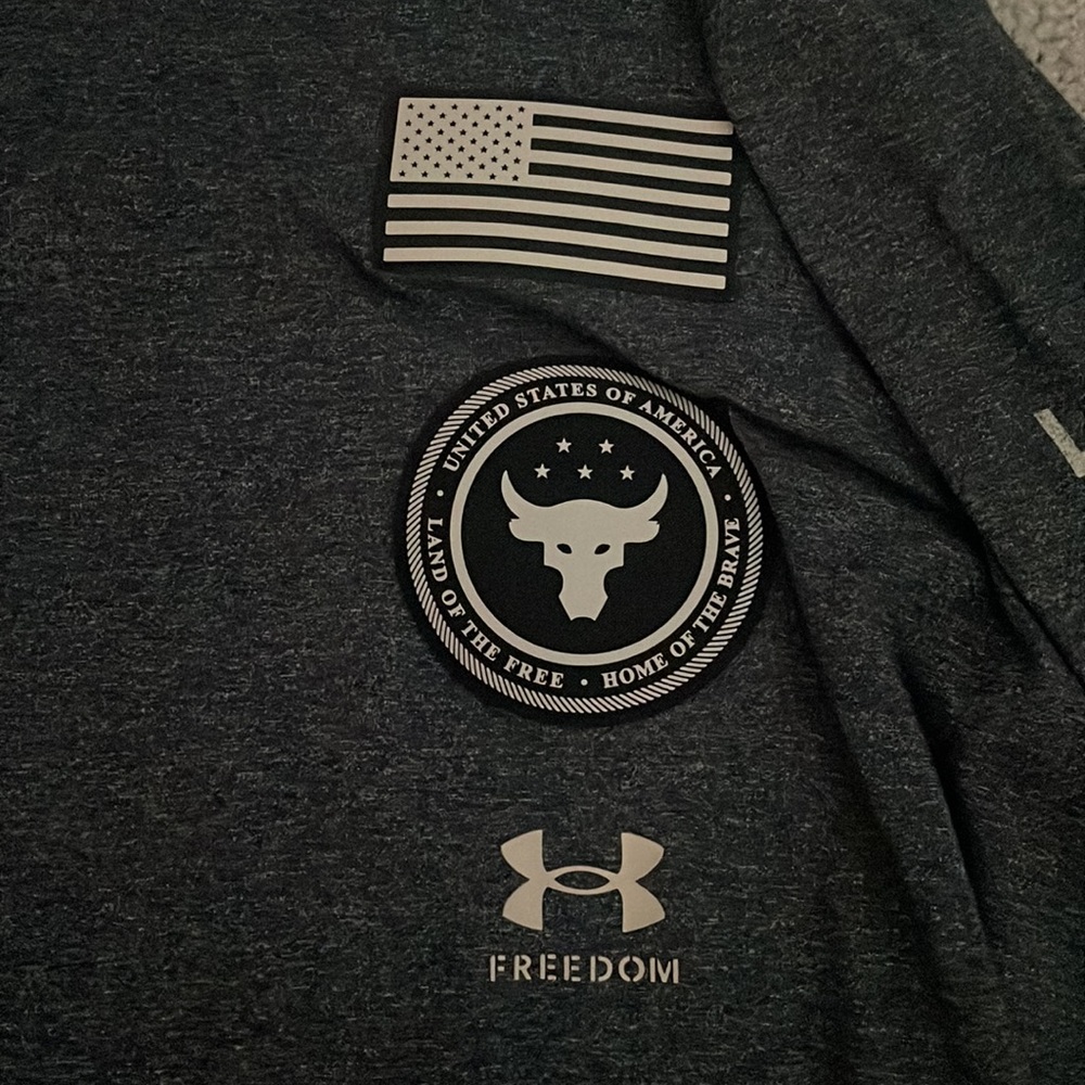 Under Armor The Rock Blood Sweat Respect Long Sleeve T-Shirt Size Large NWOT